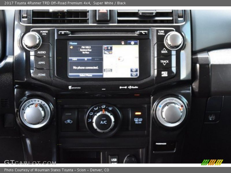 Super White / Black 2017 Toyota 4Runner TRD Off-Road Premium 4x4