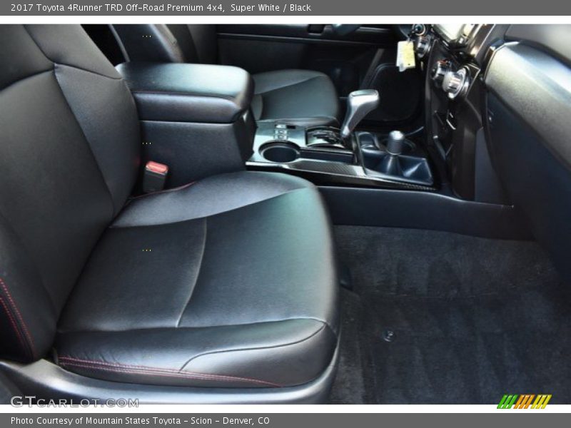 Super White / Black 2017 Toyota 4Runner TRD Off-Road Premium 4x4