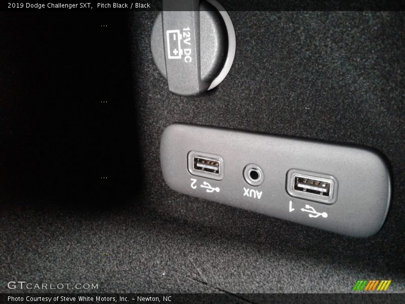 Pitch Black / Black 2019 Dodge Challenger SXT
