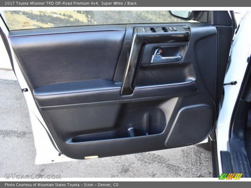 Super White / Black 2017 Toyota 4Runner TRD Off-Road Premium 4x4