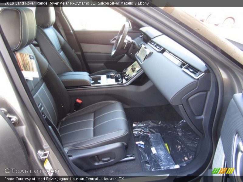 Silicon Silver Metallic / Ebony 2019 Land Rover Range Rover Velar R-Dynamic SE