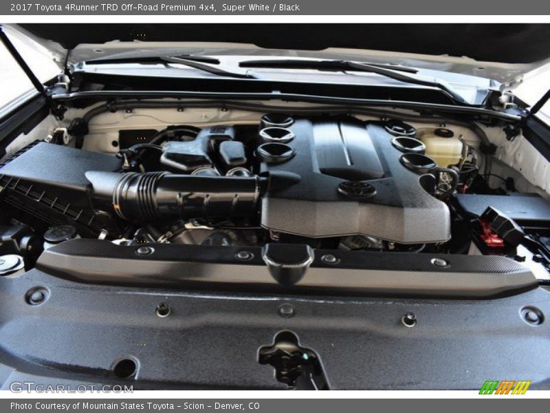Super White / Black 2017 Toyota 4Runner TRD Off-Road Premium 4x4