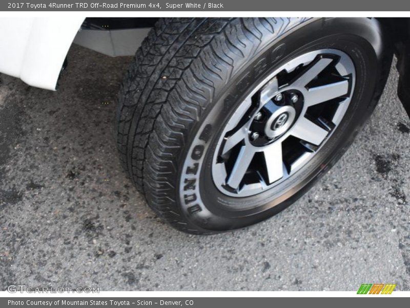 Super White / Black 2017 Toyota 4Runner TRD Off-Road Premium 4x4