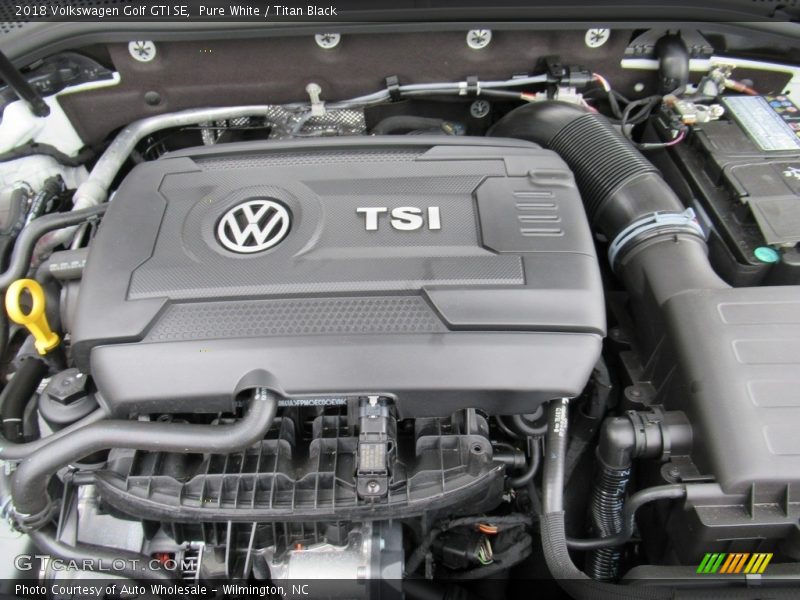 Pure White / Titan Black 2018 Volkswagen Golf GTI SE