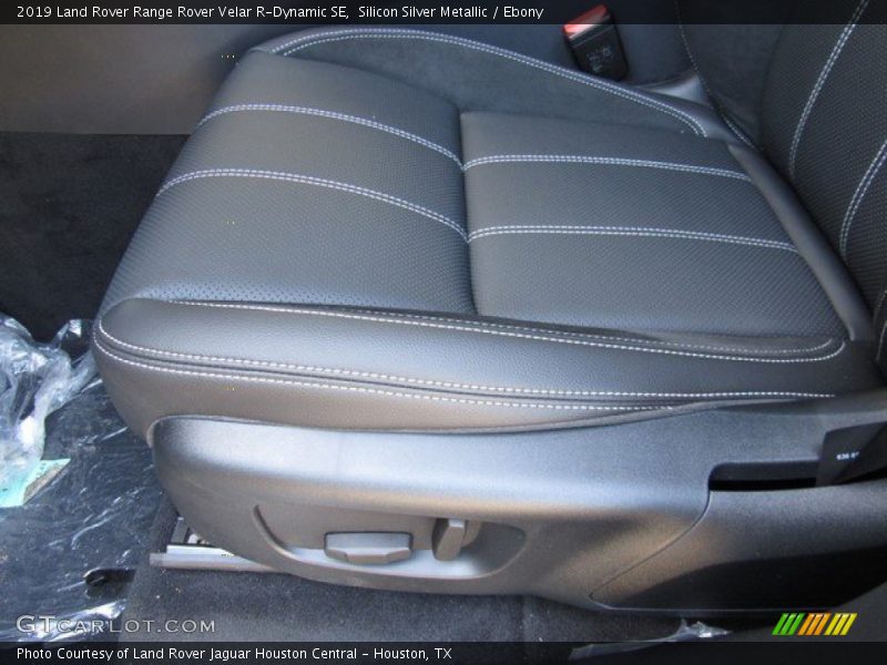 Silicon Silver Metallic / Ebony 2019 Land Rover Range Rover Velar R-Dynamic SE