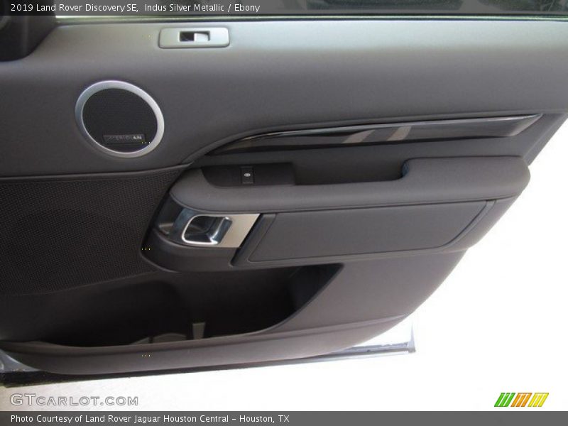 Indus Silver Metallic / Ebony 2019 Land Rover Discovery SE