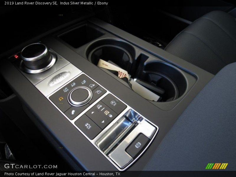Indus Silver Metallic / Ebony 2019 Land Rover Discovery SE