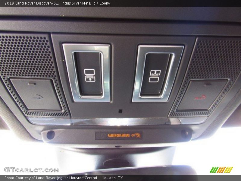 Indus Silver Metallic / Ebony 2019 Land Rover Discovery SE