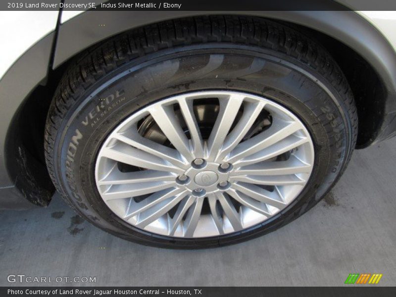 Indus Silver Metallic / Ebony 2019 Land Rover Discovery SE