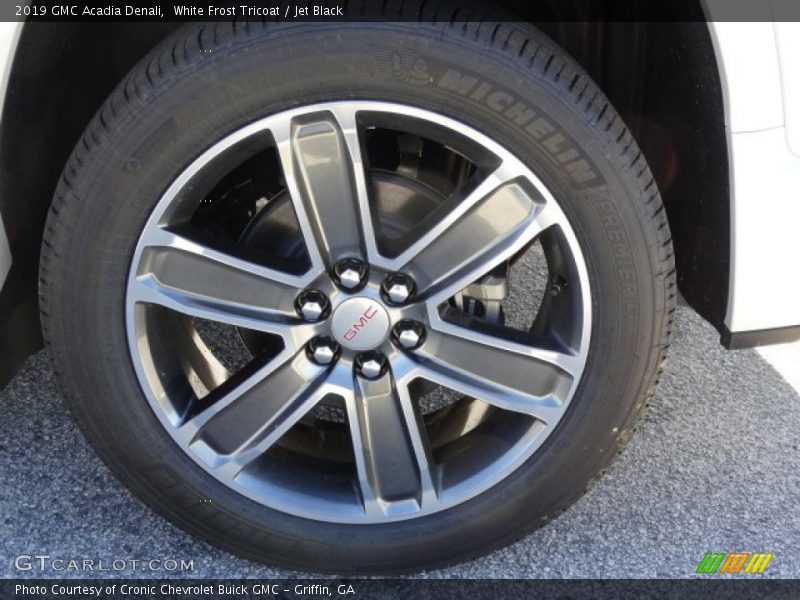 White Frost Tricoat / Jet Black 2019 GMC Acadia Denali