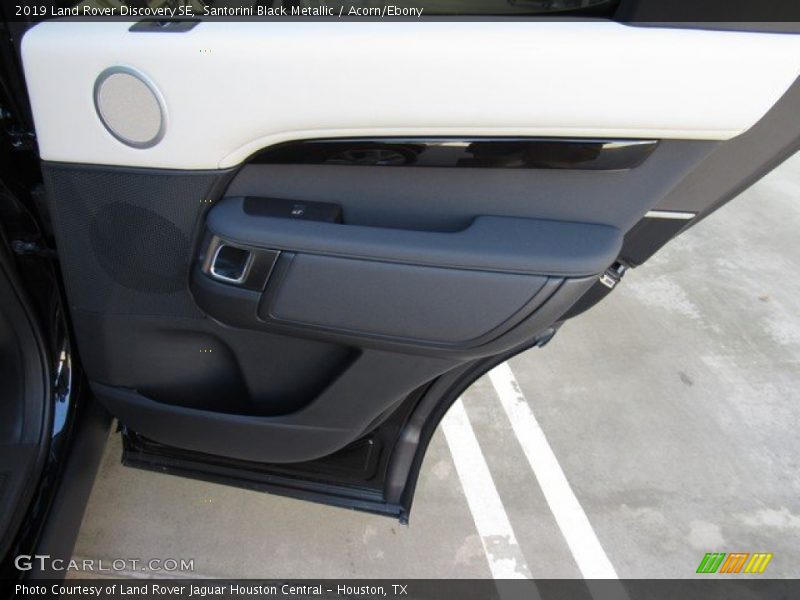 Santorini Black Metallic / Acorn/Ebony 2019 Land Rover Discovery SE