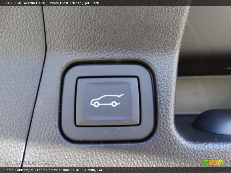 White Frost Tricoat / Jet Black 2019 GMC Acadia Denali