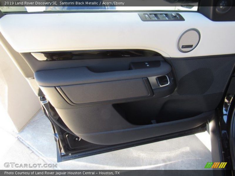 Santorini Black Metallic / Acorn/Ebony 2019 Land Rover Discovery SE