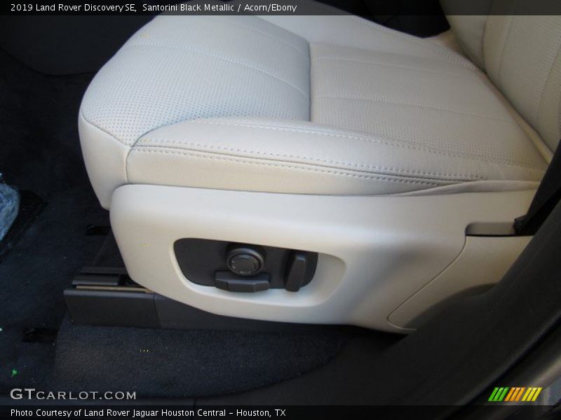 Santorini Black Metallic / Acorn/Ebony 2019 Land Rover Discovery SE