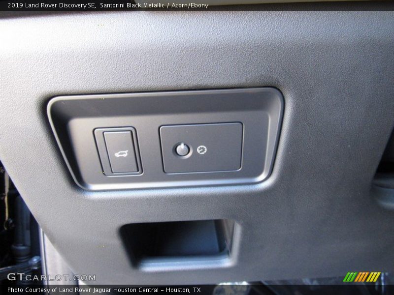 Santorini Black Metallic / Acorn/Ebony 2019 Land Rover Discovery SE