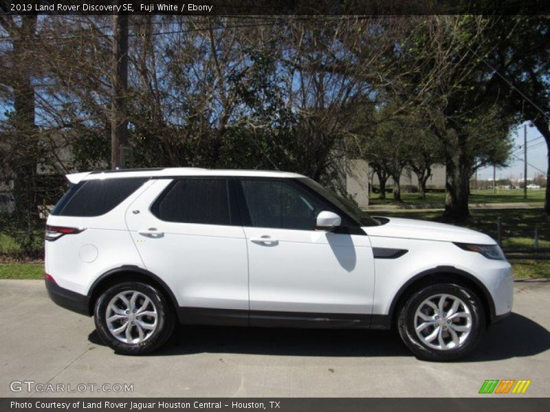 Fuji White / Ebony 2019 Land Rover Discovery SE
