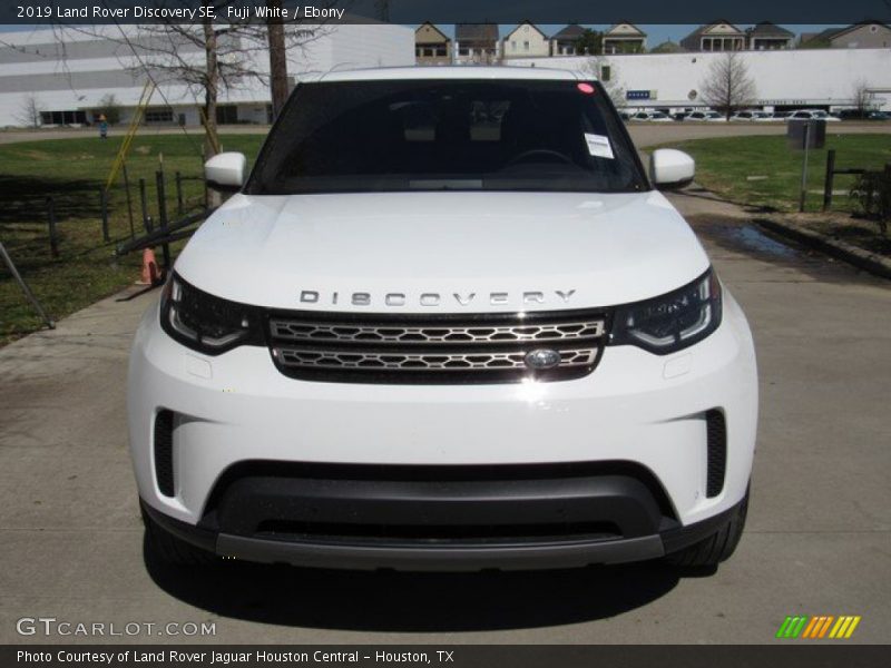 Fuji White / Ebony 2019 Land Rover Discovery SE