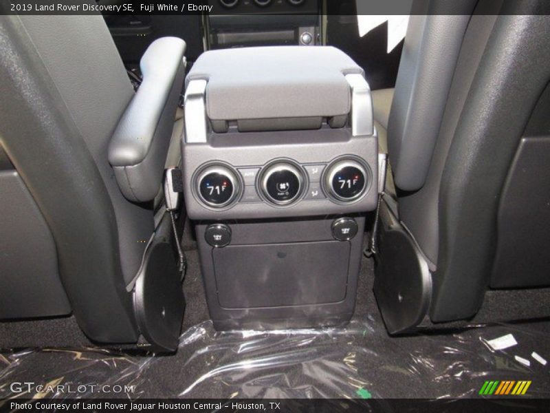 Fuji White / Ebony 2019 Land Rover Discovery SE
