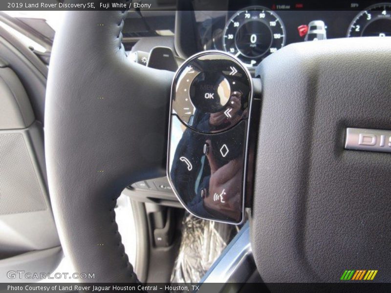Fuji White / Ebony 2019 Land Rover Discovery SE