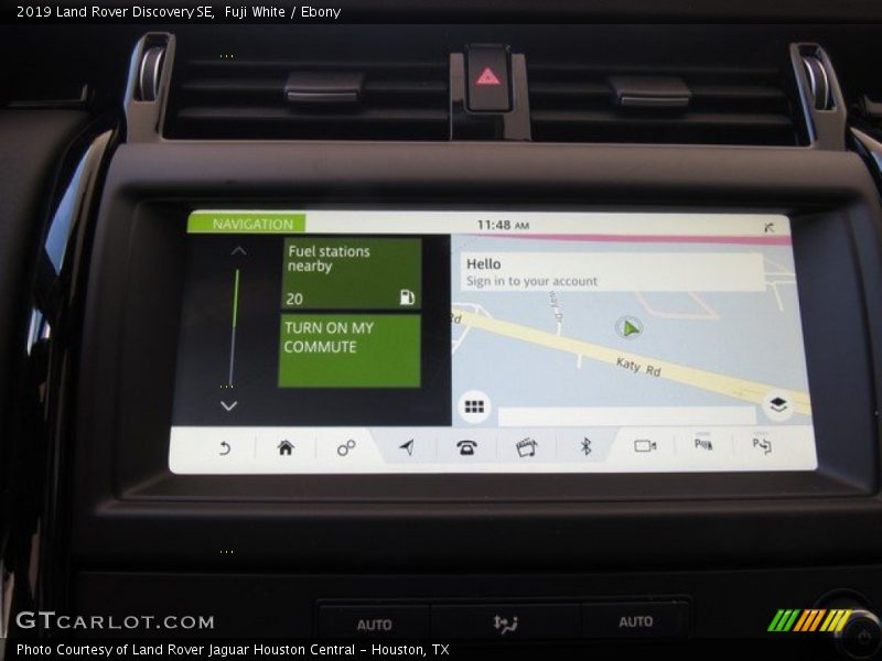 Fuji White / Ebony 2019 Land Rover Discovery SE