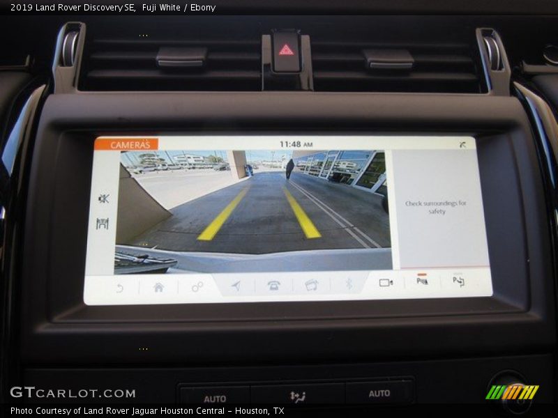 Fuji White / Ebony 2019 Land Rover Discovery SE
