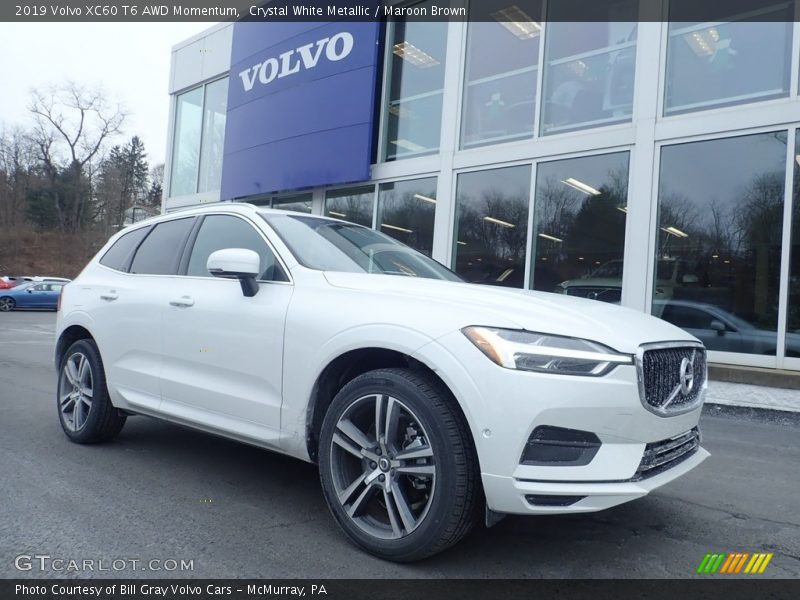 Front 3/4 View of 2019 XC60 T6 AWD Momentum