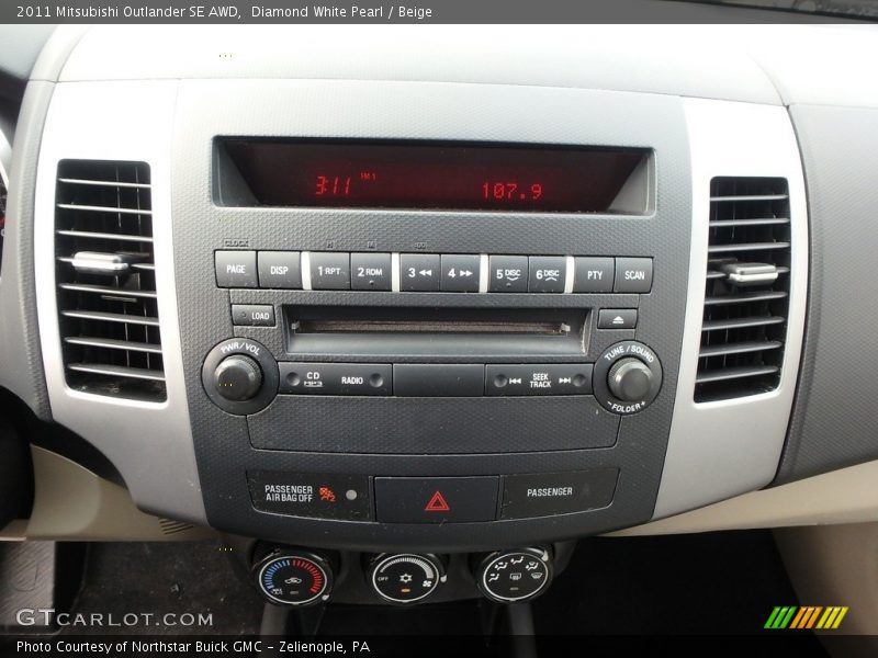 Diamond White Pearl / Beige 2011 Mitsubishi Outlander SE AWD