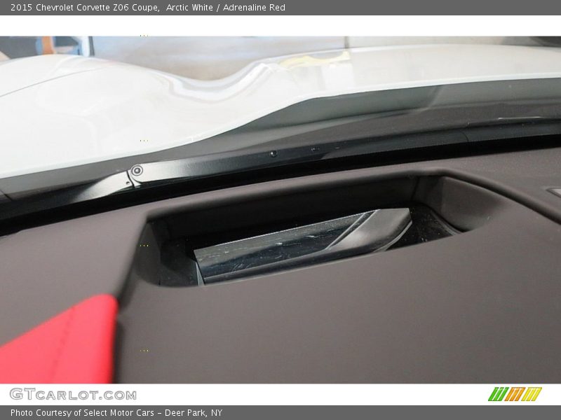 Arctic White / Adrenaline Red 2015 Chevrolet Corvette Z06 Coupe