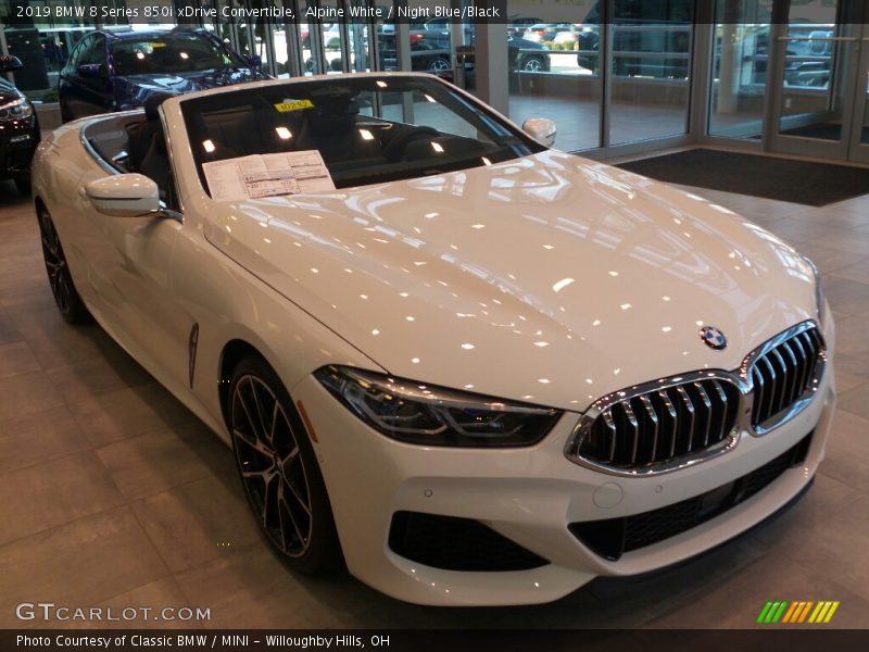 Alpine White / Night Blue/Black 2019 BMW 8 Series 850i xDrive Convertible