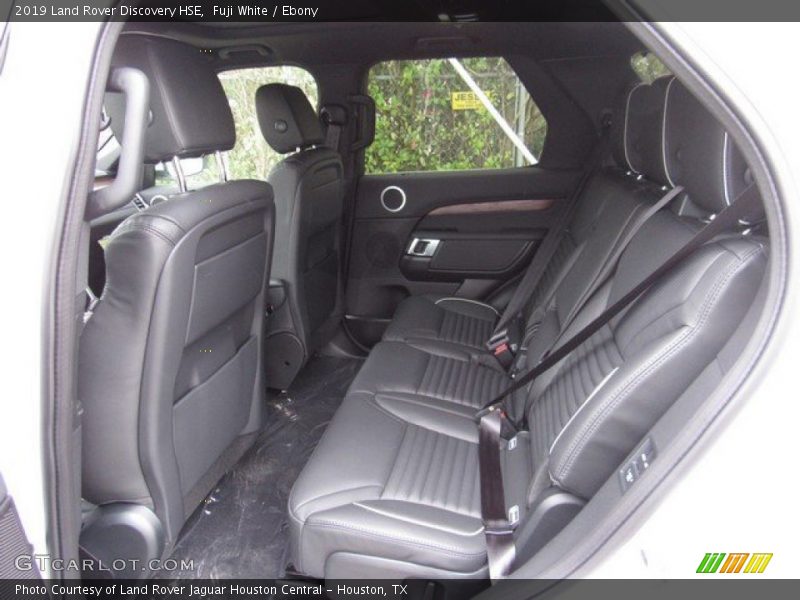 Fuji White / Ebony 2019 Land Rover Discovery HSE