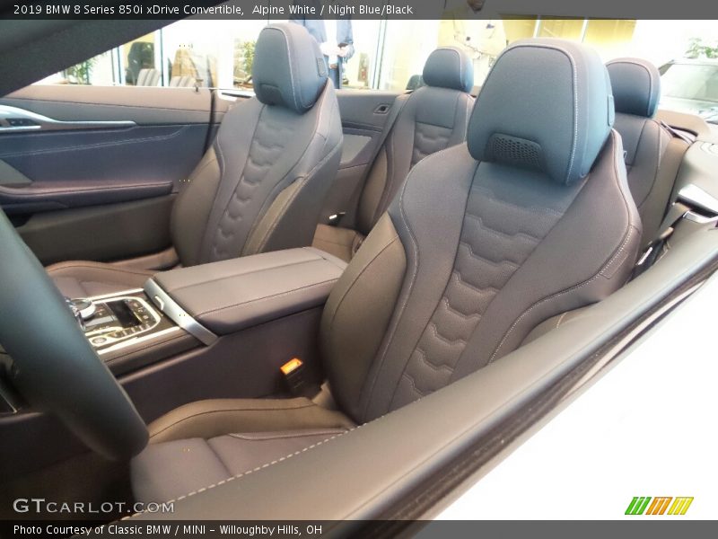 Front Seat of 2019 8 Series 850i xDrive Convertible