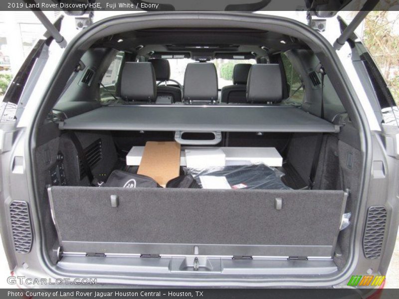 Fuji White / Ebony 2019 Land Rover Discovery HSE