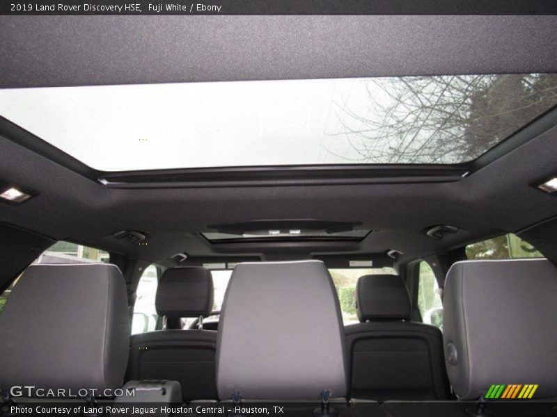 Fuji White / Ebony 2019 Land Rover Discovery HSE