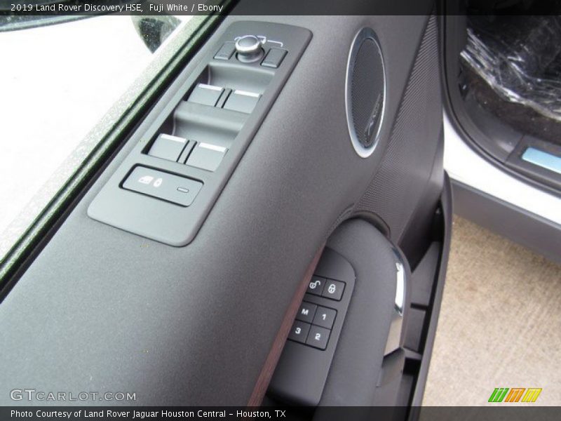 Fuji White / Ebony 2019 Land Rover Discovery HSE