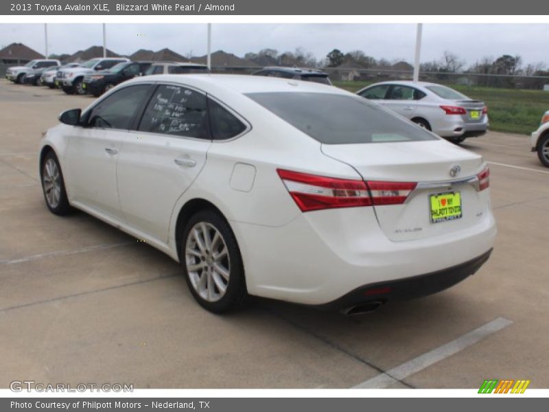 Blizzard White Pearl / Almond 2013 Toyota Avalon XLE