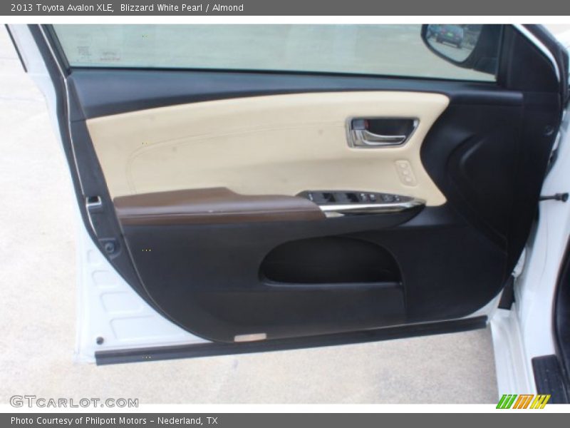 Blizzard White Pearl / Almond 2013 Toyota Avalon XLE