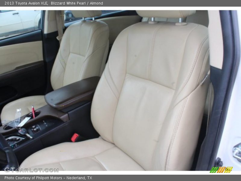Blizzard White Pearl / Almond 2013 Toyota Avalon XLE