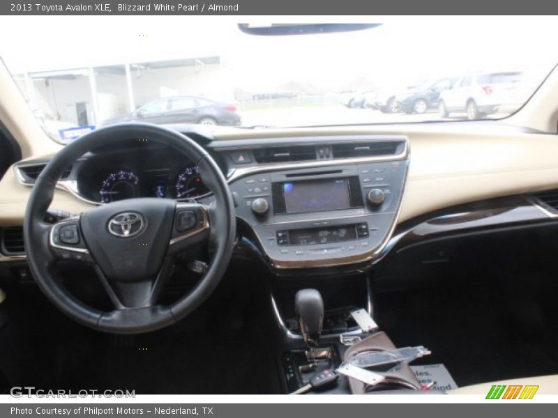 Blizzard White Pearl / Almond 2013 Toyota Avalon XLE
