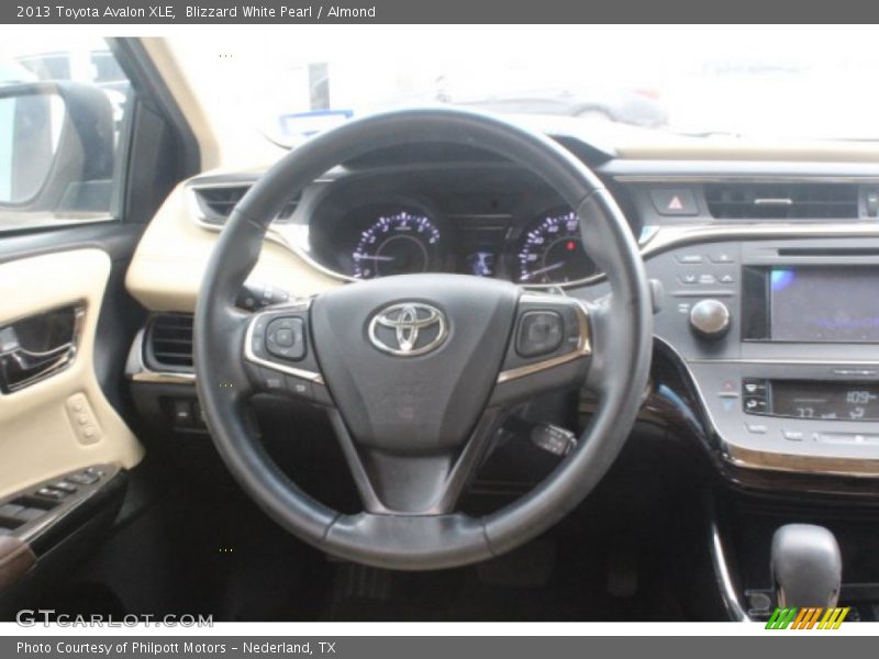 Blizzard White Pearl / Almond 2013 Toyota Avalon XLE