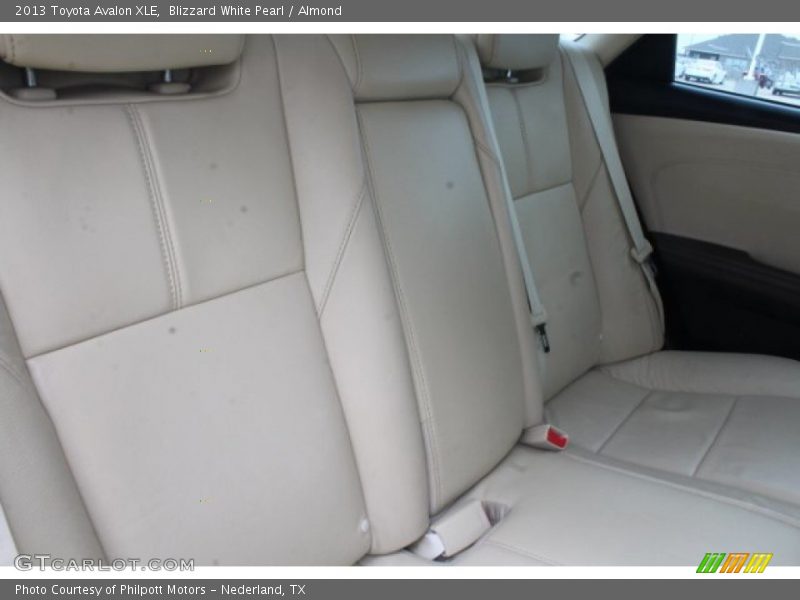 Blizzard White Pearl / Almond 2013 Toyota Avalon XLE