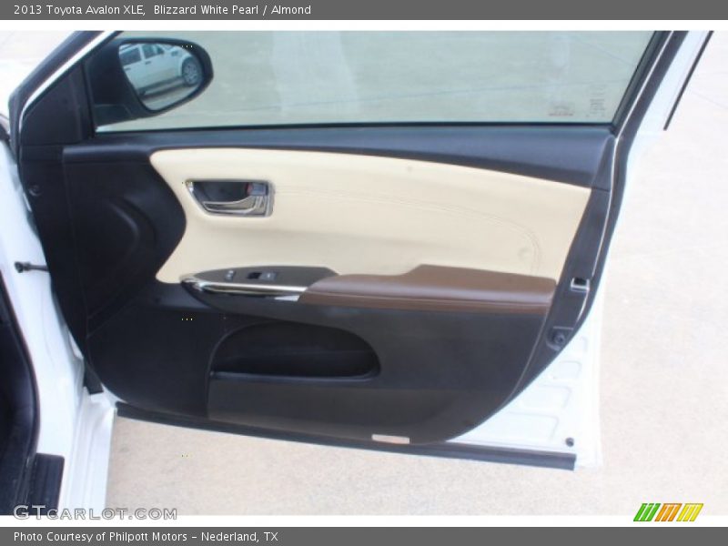 Blizzard White Pearl / Almond 2013 Toyota Avalon XLE
