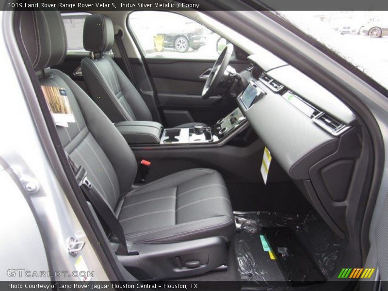 Indus Silver Metallic / Ebony 2019 Land Rover Range Rover Velar S