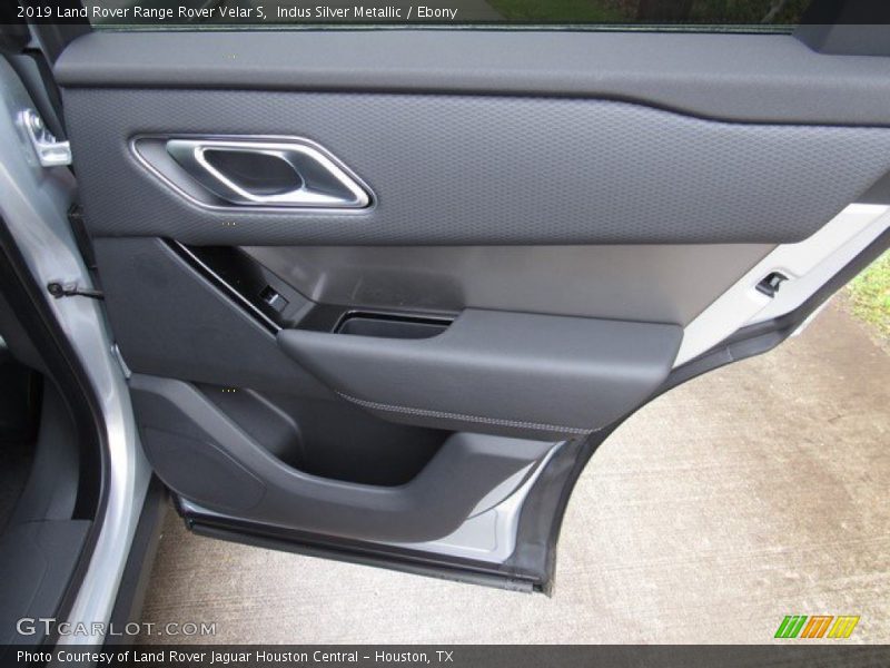 Indus Silver Metallic / Ebony 2019 Land Rover Range Rover Velar S