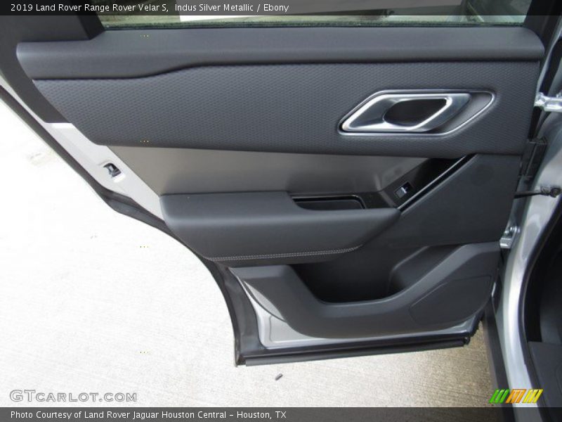 Indus Silver Metallic / Ebony 2019 Land Rover Range Rover Velar S