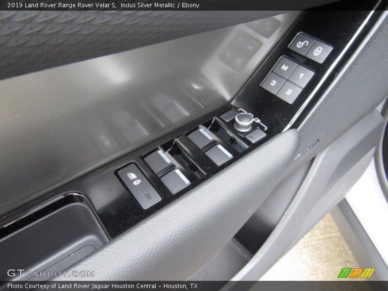 Indus Silver Metallic / Ebony 2019 Land Rover Range Rover Velar S