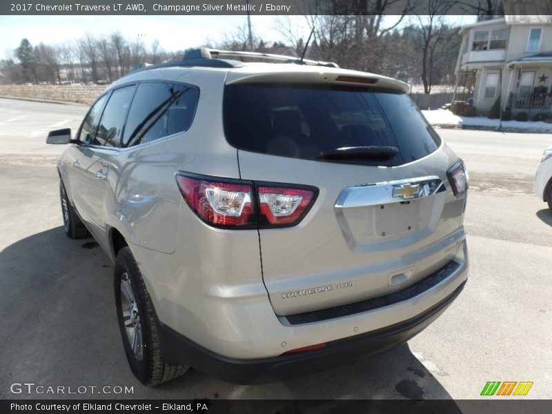 Champagne Silver Metallic / Ebony 2017 Chevrolet Traverse LT AWD