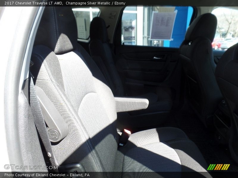 Champagne Silver Metallic / Ebony 2017 Chevrolet Traverse LT AWD