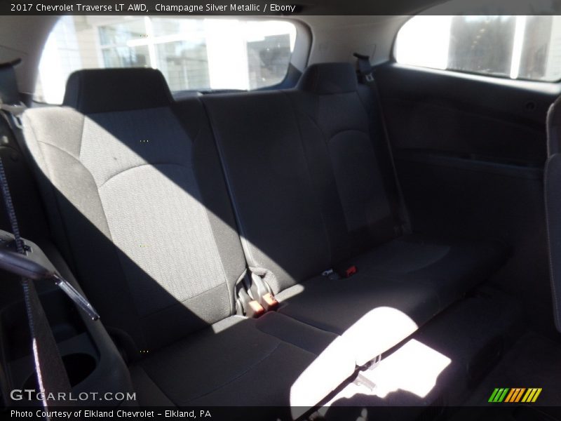 Champagne Silver Metallic / Ebony 2017 Chevrolet Traverse LT AWD
