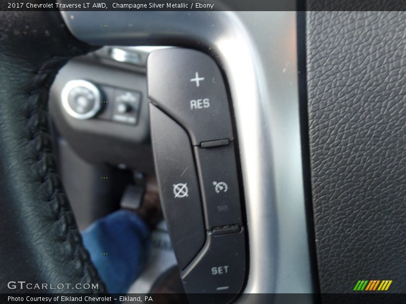 Champagne Silver Metallic / Ebony 2017 Chevrolet Traverse LT AWD