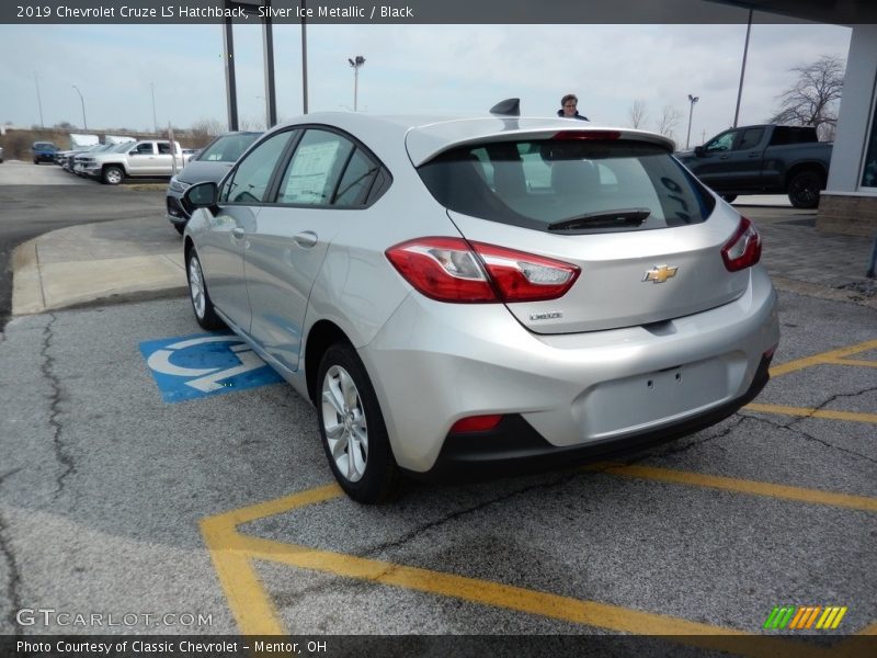 Silver Ice Metallic / Black 2019 Chevrolet Cruze LS Hatchback